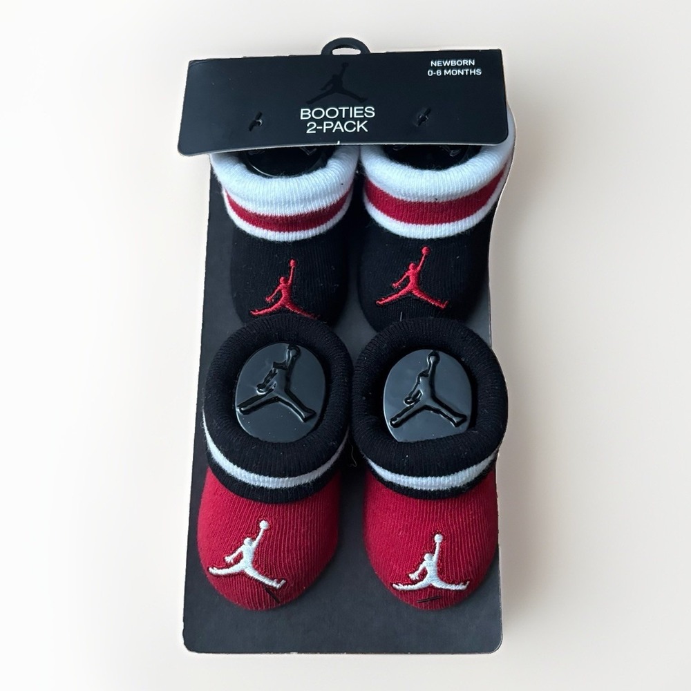 NWT Nike Air Jordan Baby Booties Sock 2-Pack Black/Red Newborn 0-6 Months